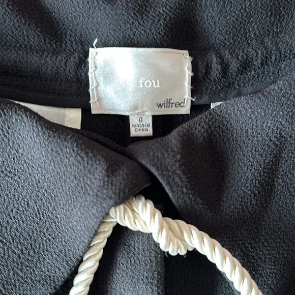 Aritzia Wilfred Le Fou Black Paperbag Shorts - Picture 3 of 3